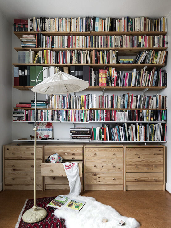 bedroom bookshelves