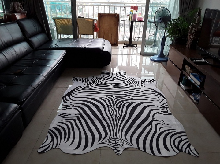 Zebra desenli halı