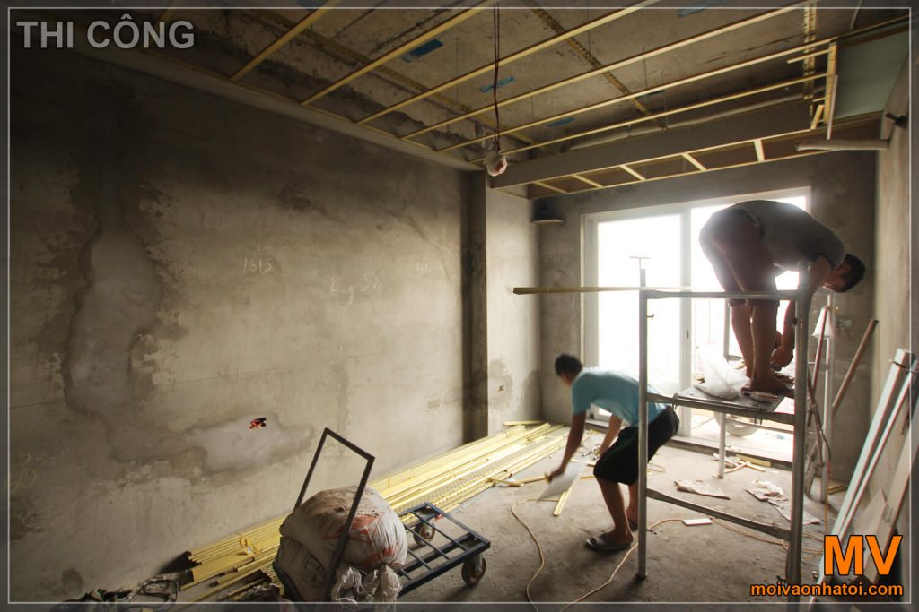 Pembangunan kamar tidur di gedung apartemen Nguyen Van Cu
