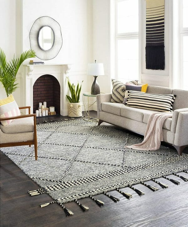 居間のカーペットパターン