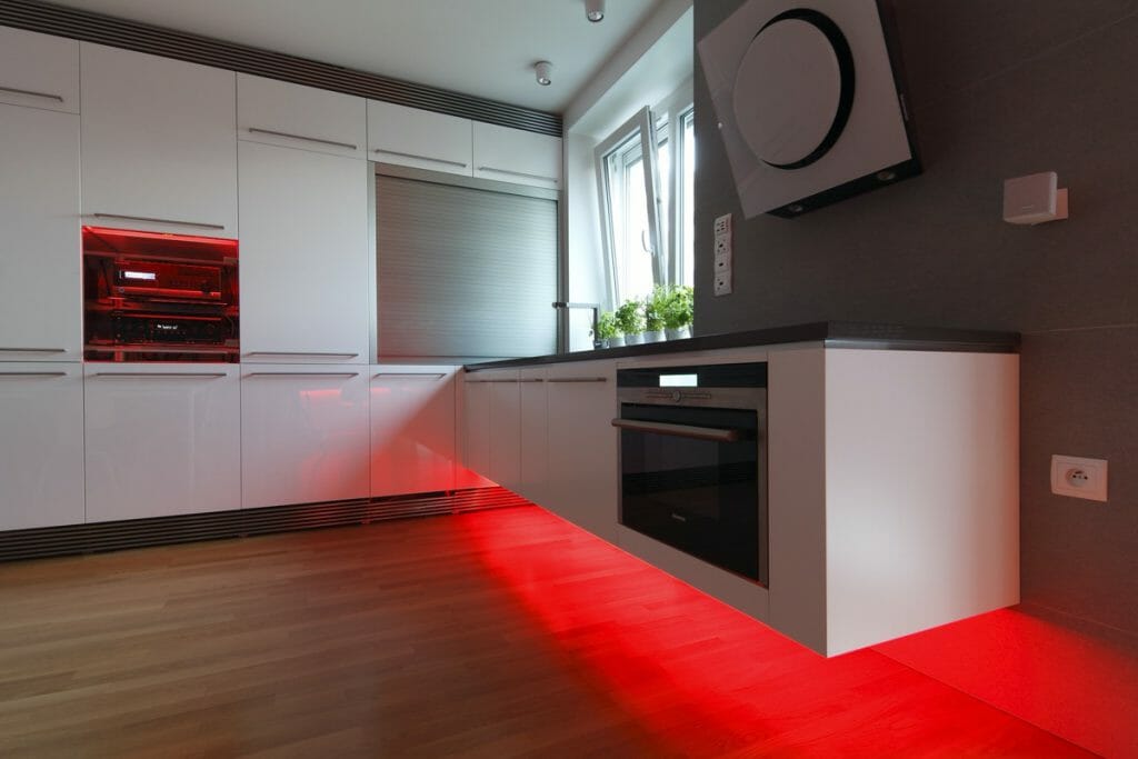 červený design kuchyně