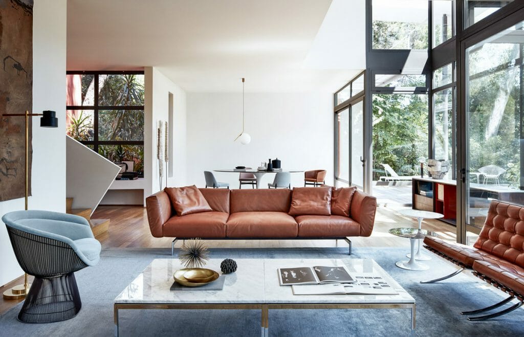 коричнева модель дивана