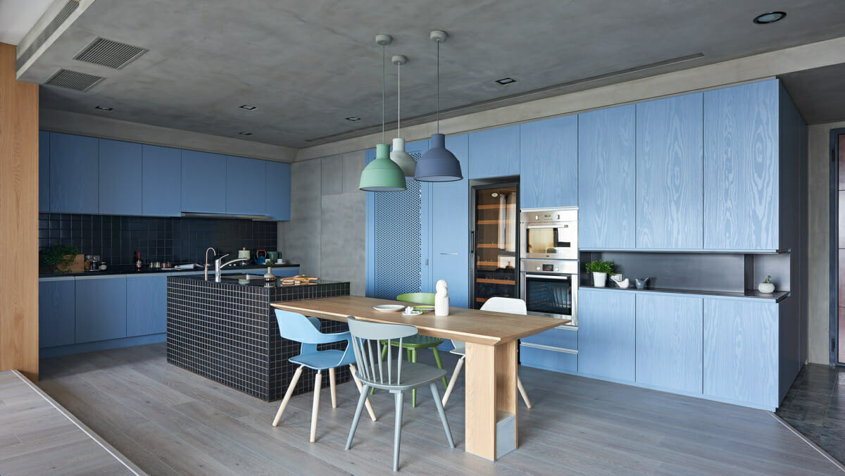 thiết kế căn bếp màu xanh lam