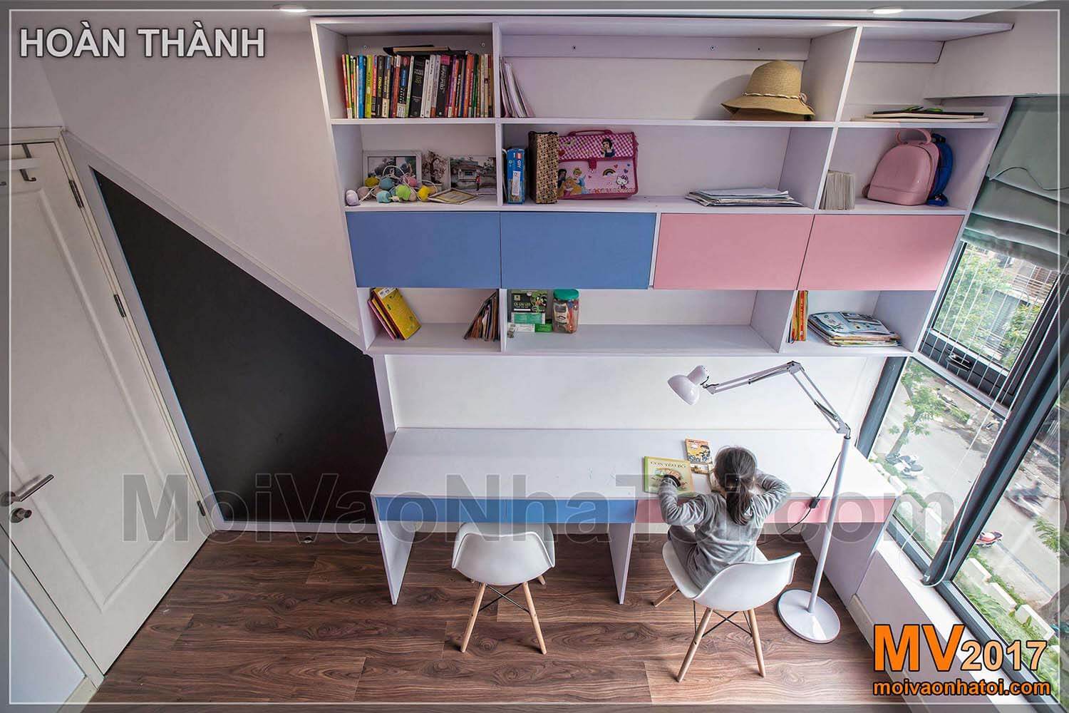 ピンクの子供の教室のデザイン