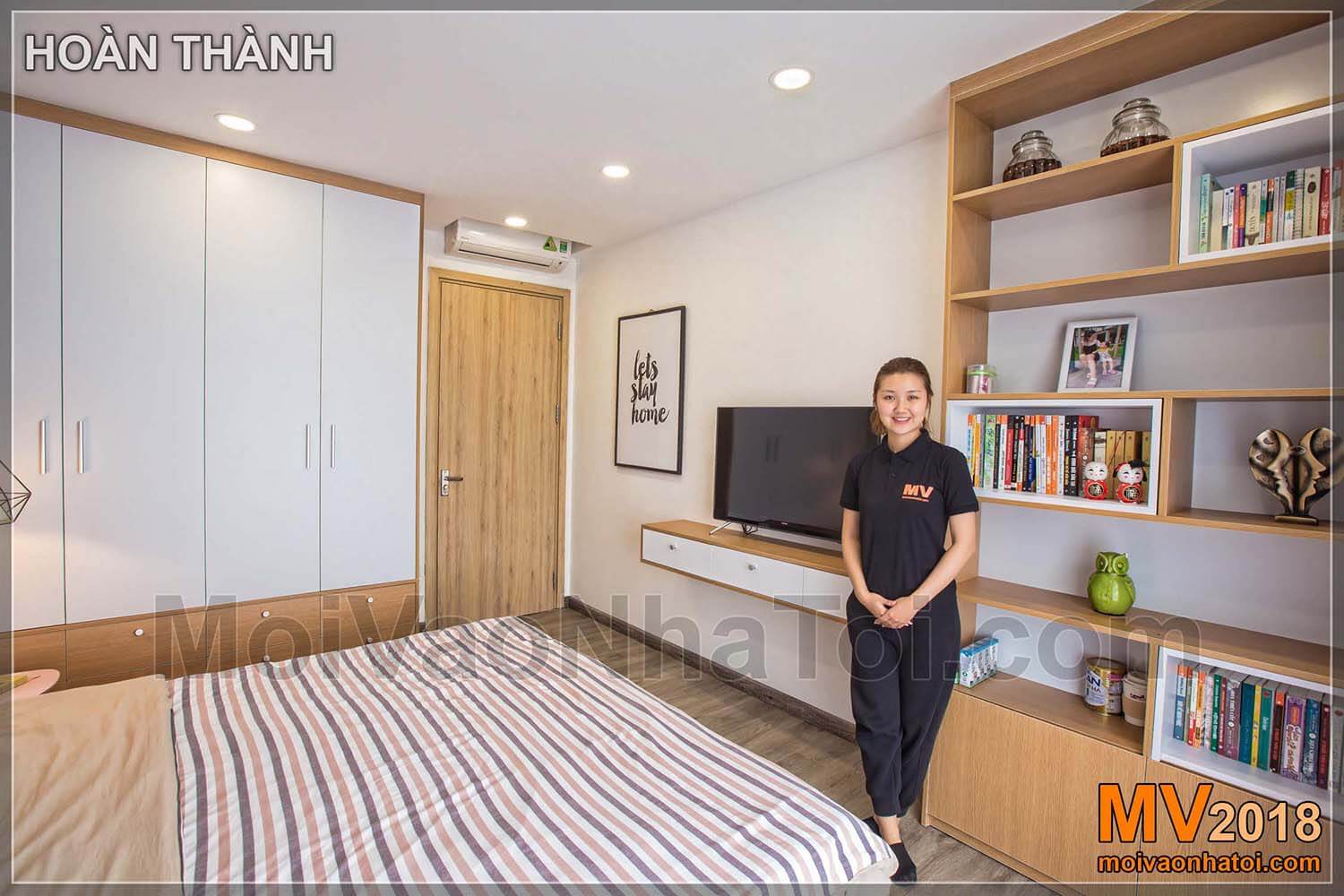 Compact, simple bookshelves increase the space of Dang Xa Apartment
