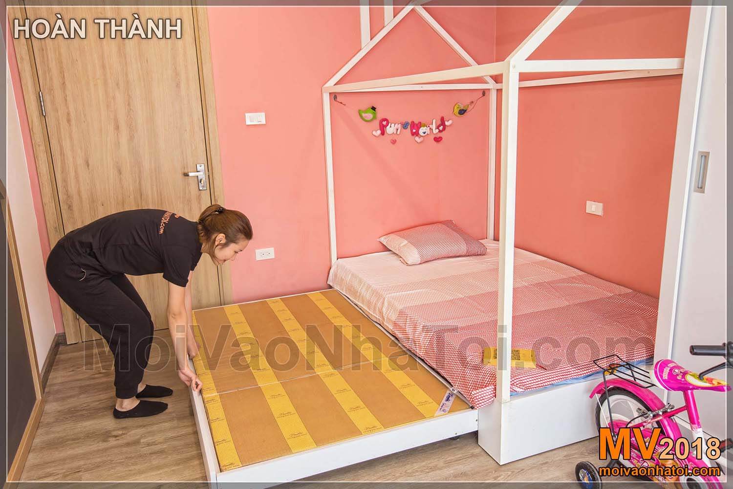 Cama de bebê com design inteligente no apartamento Dang Xa